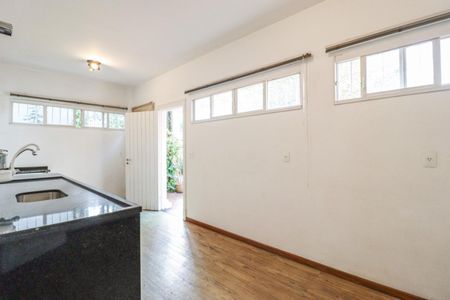 Casa à venda com 439m², 3 quartos e 4 vagas