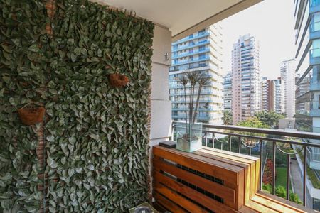 Apartamento para alugar com 1 quarto, 78m² em Moema, São Paulo