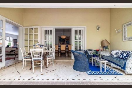 Casa à venda com 700m², 4 quartos e 6 vagas