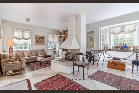 Casa à venda com 4 quartos, 700m² em Paineiras do Morumbi, São Paulo