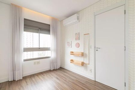Apartamento à venda com 3 quartos, 95m² em Vila Olímpia, São Paulo