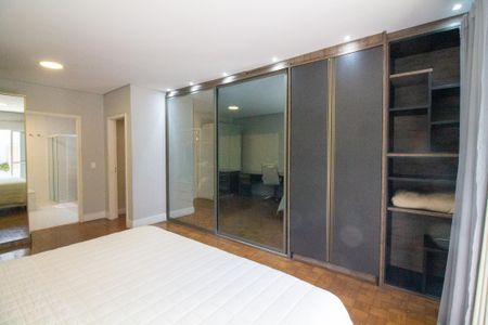 Casa à venda com 340m², 5 quartos e 6 vagasSuíte 5