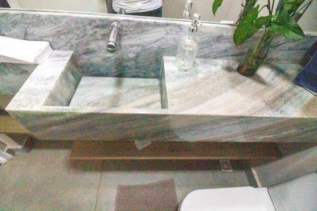 Casa à venda com 340m², 5 quartos e 6 vagasLavabo