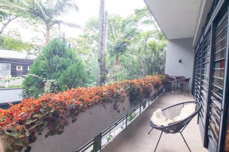 Casa à venda com 340m², 5 quartos e 6 vagasVaranda da Sala