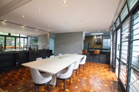 Casa à venda com 340m², 5 quartos e 6 vagasSala de Jantar