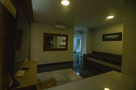 Casa à venda com 340m², 5 quartos e 6 vagasSala de TV