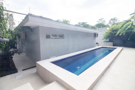 Casa à venda com 340m², 5 quartos e 6 vagasÁrea comum