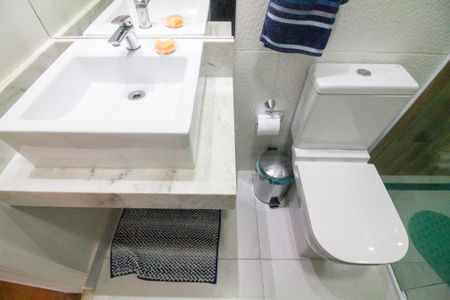 Casa à venda com 340m², 5 quartos e 6 vagasBanheiro da Suíte 2