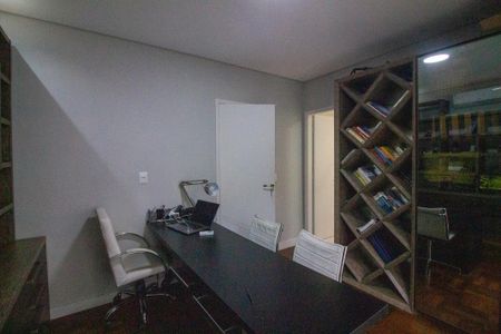 Casa à venda com 340m², 5 quartos e 6 vagasSuíte 1