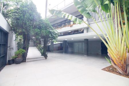 Casa à venda com 340m², 5 quartos e 6 vagasGaragem