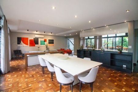 Casa à venda com 340m², 5 quartos e 6 vagasSala de Jantar