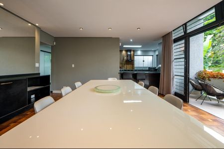 Casa à venda com 5 quartos, 340m² em Brooklin, São Paulo