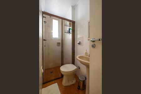 Apartamento à venda com 555m², 7 quartos e 6 vagas Apartamento à venda com 555m², 7 quartos e 6 vagasÁrea de Serviço - Banheiro