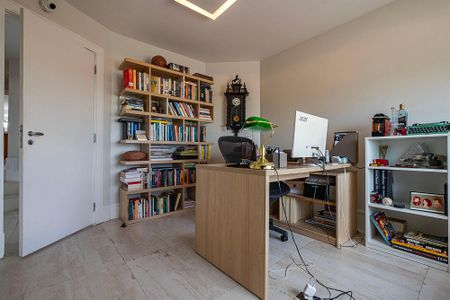 Apartamento à venda com 555m², 7 quartos e 6 vagas Apartamento à venda com 555m², 7 quartos e 6 vagasSuíte 5