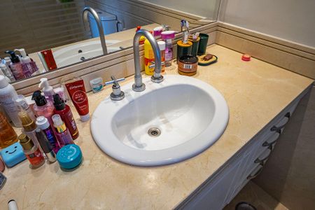 Apartamento à venda com 555m², 7 quartos e 6 vagas Apartamento à venda com 555m², 7 quartos e 6 vagasBanheiro da Suíte 2