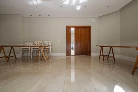 Apartamento à venda com 555m², 7 quartos e 6 vagas Apartamento à venda com 555m², 7 quartos e 6 vagasÁrea comum - Salão de festas