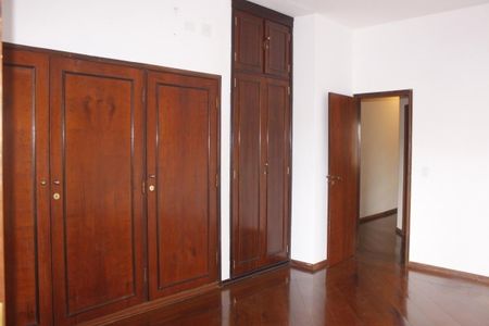 Casa à venda com 280m², 4 quartos e 2 vagas