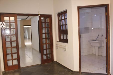 Casa à venda com 280m², 4 quartos e 2 vagas