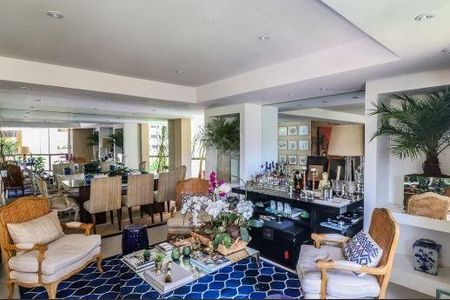 Apartamento à venda com 3 quartos, 182m² em Moema, São Paulo