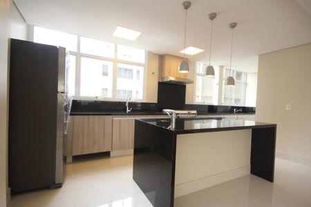 Apartamento à venda com 210m², 2 quartos e 2 vagas