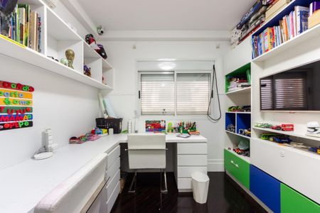 Apartamento à venda com 3 quartos, 212m² em Vila Nova Conceição, São Paulo