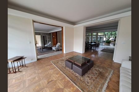 Casa à venda com 4 quartos, 750m² em Moema, São Paulo