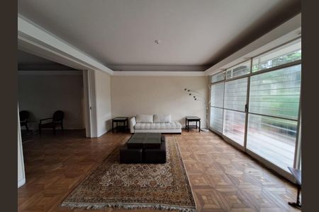 Casa à venda com 4 quartos, 750m² em Moema, São Paulo