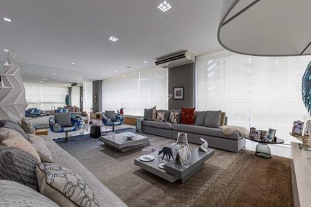 Apartamento à venda com 4 quartos, 647m² em Vila Nova Conceição, São Paulo