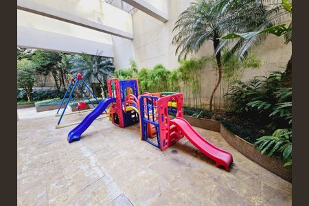Apartamento para alugar com 205m², 3 quartos e 4 vagas