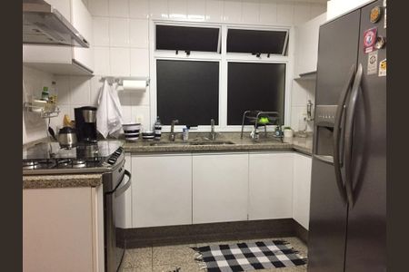 Apartamento para alugar com 205m², 3 quartos e 4 vagas