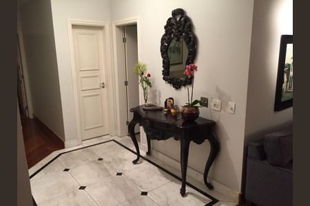 Apartamento para alugar com 205m², 3 quartos e 4 vagas