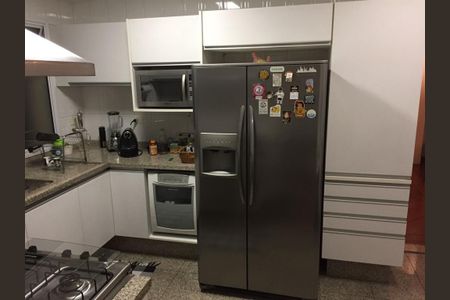 Apartamento para alugar com 205m², 3 quartos e 4 vagas
