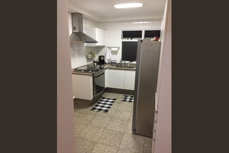 Apartamento para alugar com 205m², 3 quartos e 4 vagas