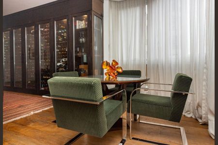 Apartamento à venda com 394m², 3 quartos e 6 vagas