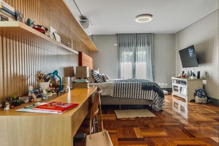 Casa à venda com 373m², 4 quartos e 4 vagas