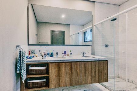 Casa à venda com 373m², 4 quartos e 4 vagas