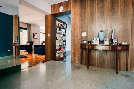 Casa à venda com 373m², 4 quartos e 4 vagas