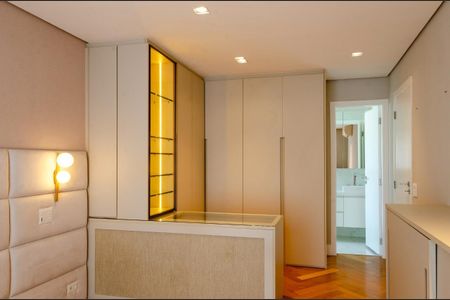 Apartamento à venda com 3 quartos, 220m² em Moema, São Paulo