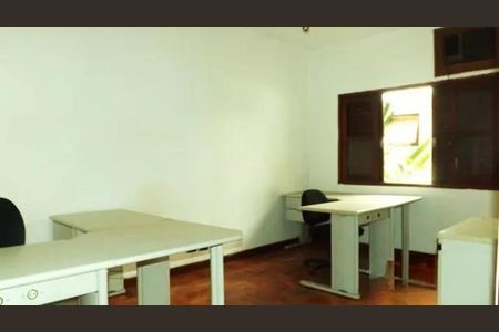 Casa à venda com 6 quartos, 340m² em Vila Nova Conceição, São Paulo