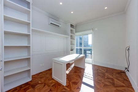 Apartamento à venda com 3 quartos, 564m² em Pinheiros, São Paulo