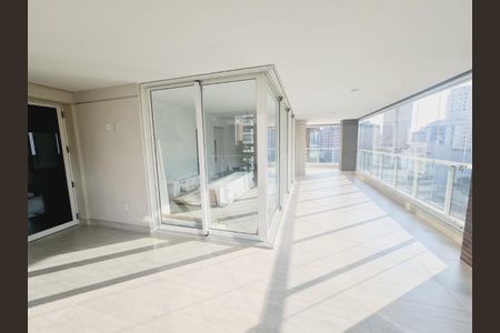 Apartamento à venda com 197m², 4 quartos e 3 vagas