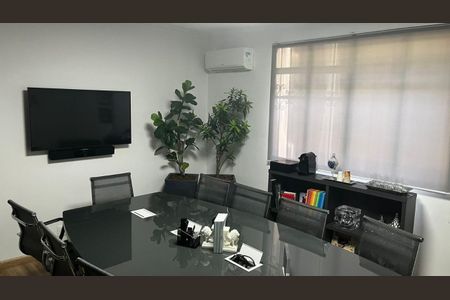 Casa à venda com 370m², 3 quartos e 2 vagas