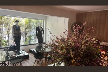 Casa à venda com 370m², 3 quartos e 2 vagas