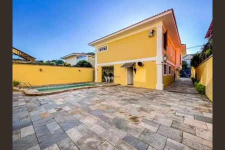 Casa à venda com 660m², 4 quartos e 6 vagas