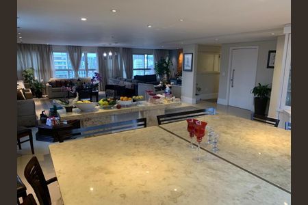 Apartamento à venda com 268m², 3 quartos e 3 vagas