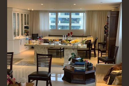 Apartamento à venda com 268m², 3 quartos e 3 vagas