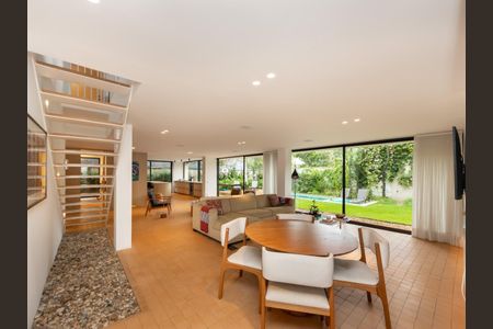 Casa à venda com 3 quartos, 537m² em Jardim Guedala, São Paulo