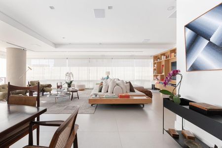 Apartamento à venda com 3 quartos, 243m² em Vila Nova Conceição, São Paulo