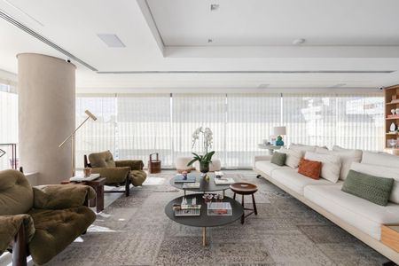 Apartamento à venda com 3 quartos, 243m² em Vila Nova Conceição, São Paulo