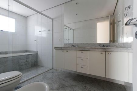 Apartamento à venda com 212m², 4 quartos e 4 vagas